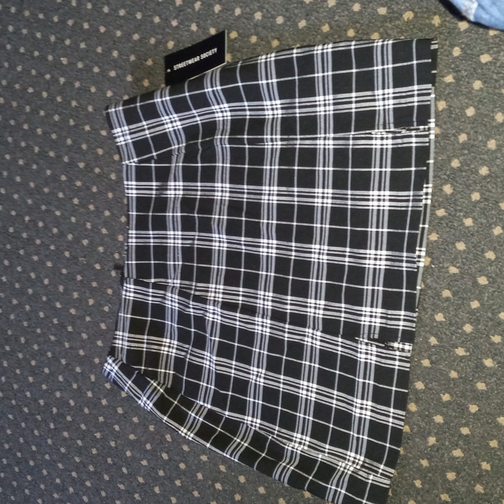 Streetwear society small black and white plaid skirt